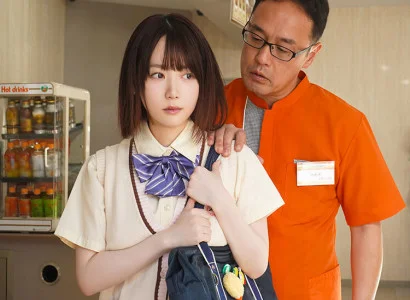 Người đàn ông quản lý phát hiện em gái ăn cắp vặt trong cửa hàng